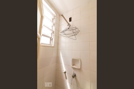 Apartamento para alugar com 75m², 2 quartos e 1 vaga Apartamento para alugar com 75m², 2 quartos e 1 vagaBanheiro de Serviço
