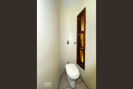 Casa à venda com 213m², 3 quartos e 2 vagasBanheiro 2