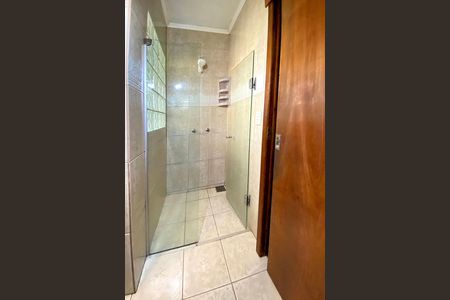 Casa à venda com 213m², 3 quartos e 2 vagasBanheiro 2