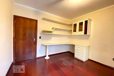 Casa à venda com 213m², 3 quartos e 2 vagasQuarto 2