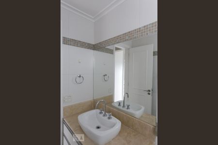 Apartamento para alugar com 128m², 3 quartos e 4 vagasBanheiro Suíte 02