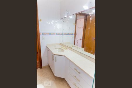 Apartamento à venda com 194m², 4 quartos e 3 vagasBanheiro da Suíte 3
