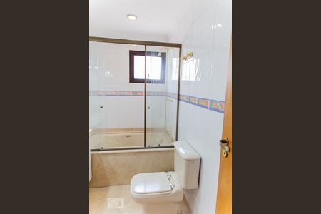 Apartamento à venda com 194m², 4 quartos e 3 vagasBanheiro da Suíte 3