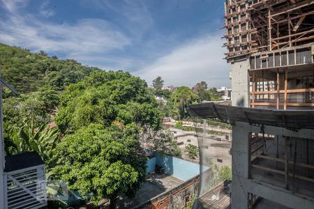 Apartamento à venda com 93m², 2 quartos e 2 vagasVista da Área de Serviço