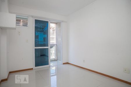 Apartamento à venda com 93m², 2 quartos e 2 vagasSuíte