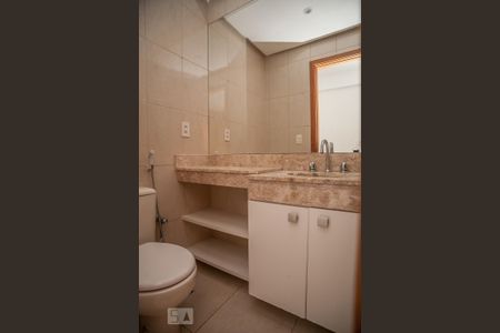 Apartamento à venda com 93m², 2 quartos e 2 vagasBanheiro da Suíte