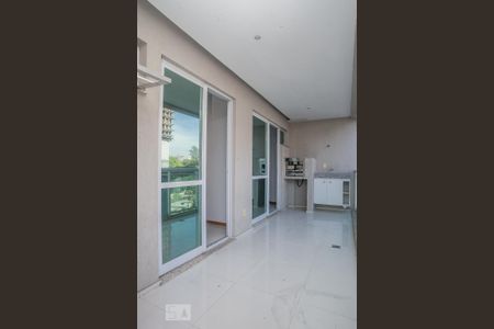 Apartamento à venda com 93m², 2 quartos e 2 vagasVaranda do Quarto 1