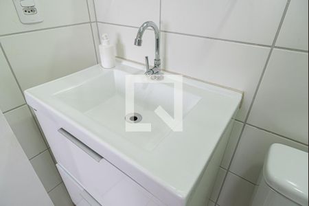 Banheiro de kitnet/studio para alugar com 1 quarto, 26m² em Bela Vista, São Paulo