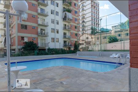 Apartamento à venda com 70m², 2 quartos e 1 vagaÁrea comum - Piscina