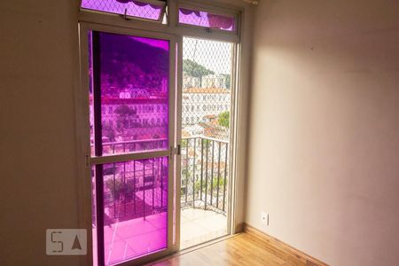 Apartamento à venda com 81m², 3 quartos e 2 vagasquarto 1