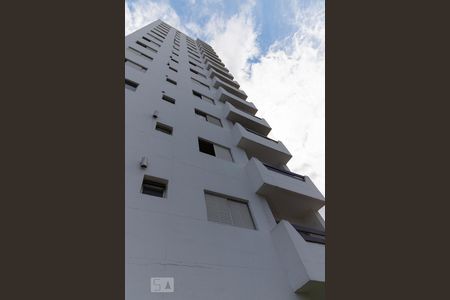 Apartamento à venda com 60m², 2 quartos e 1 vaga Apartamento à venda com 60m², 2 quartos e 1 vagaFachada