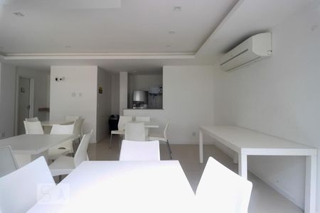 Apartamento para alugar com 61m², 2 quartos e 1 vagaÁrea comum - Salão de festas