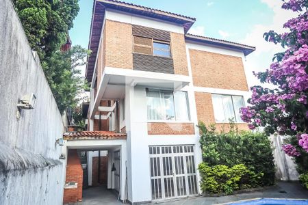 Casa à venda com 150m², 3 quartos e 4 vagas Casa à venda com 150m², 3 quartos e 4 vagasCasa