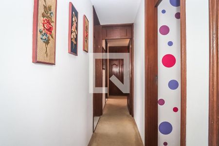 Casa à venda com 150m², 3 quartos e 4 vagas Casa à venda com 150m², 3 quartos e 4 vagasCorredor