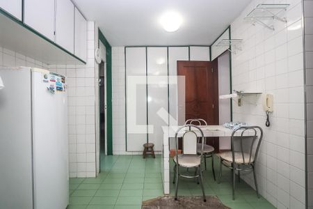 Casa à venda com 150m², 3 quartos e 4 vagas Casa à venda com 150m², 3 quartos e 4 vagasCozinha