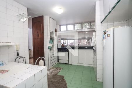 Casa à venda com 150m², 3 quartos e 4 vagas Casa à venda com 150m², 3 quartos e 4 vagasCozinha