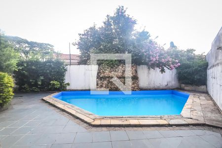 Casa à venda com 150m², 3 quartos e 4 vagas Casa à venda com 150m², 3 quartos e 4 vagasÁrea comum - Piscina