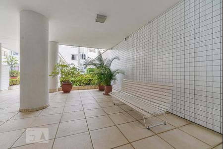 Apartamento à venda com 76m², 2 quartos e 1 vaga Apartamento à venda com 76m², 2 quartos e 1 vagaEntrada Social