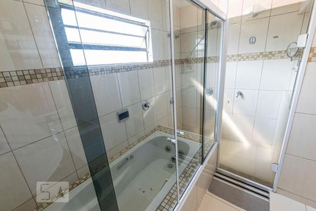 Casa à venda com 220m², 3 quartos e 4 vagasQuarto 3 - Suíte/ Banheiro