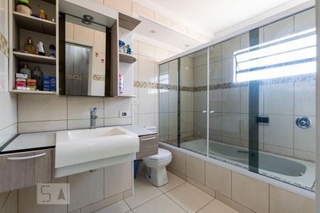 Casa à venda com 220m², 3 quartos e 4 vagasQuarto 3 - Suíte/ Banheiro