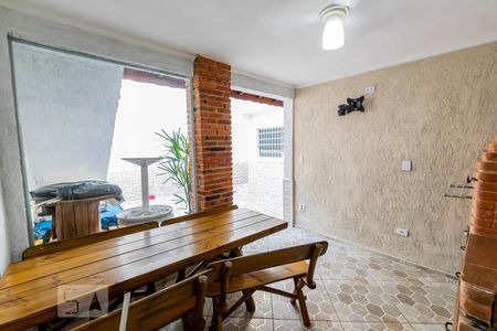 Casa à venda com 220m², 3 quartos e 4 vagasChurrasqueira