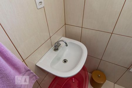 Casa à venda com 220m², 3 quartos e 4 vagasBanheiro social