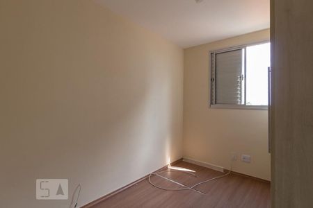 Quarto 2 de apartamento para alugar com 2 quartos, 53m² em Jardim Roberto, Osasco