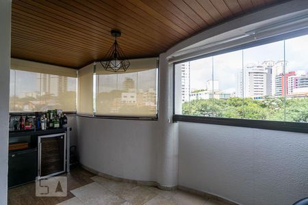 Apartamento à venda com 130m², 3 quartos e 3 vagasVaranda