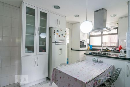 Apartamento à venda com 130m², 3 quartos e 3 vagasCozinha
