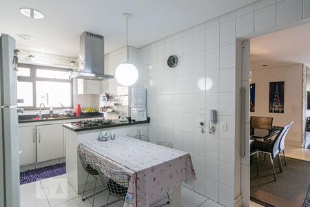 Apartamento à venda com 130m², 3 quartos e 3 vagasCozinha