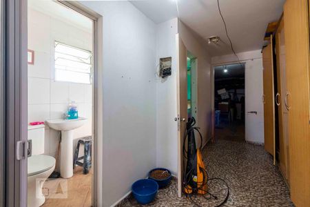 Casa para alugar com 900m², 5 quartos e 6 vagasBanheiro e Despensa - Terceiro Pavimento 