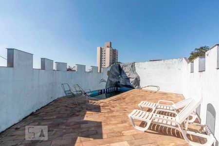 Casa para alugar com 900m², 5 quartos e 6 vagasPiscina Quarto Pavimento
