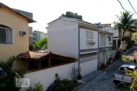 Casa à venda com 382m², 5 quartos e 1 vagaVista da varanda