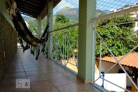 Casa à venda com 382m², 5 quartos e 1 vagaVaranda segundo andar
