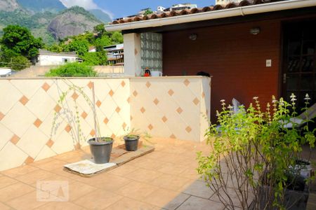 Casa à venda com 382m², 5 quartos e 1 vagaTerraço