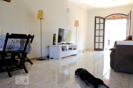 Casa à venda com 382m², 5 quartos e 1 vagaSala segundo andar