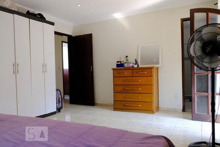 Casa à venda com 382m², 5 quartos e 1 vagaSuíte 4
