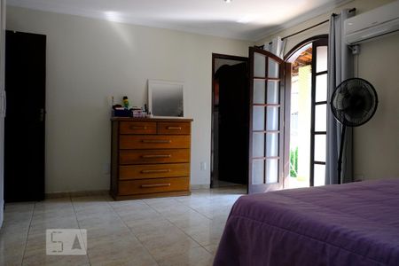 Casa à venda com 382m², 5 quartos e 1 vagaSuíte 4