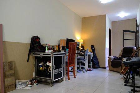 Sala de casa à venda com 5 quartos, 382m² em Freguesia de Jacarepaguá, Rio de Janeiro