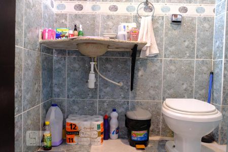 Casa à venda com 382m², 5 quartos e 1 vagaBanheiro da suíte 3