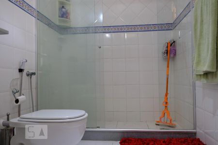 Casa à venda com 382m², 5 quartos e 1 vagaBanheiro da suíte 4
