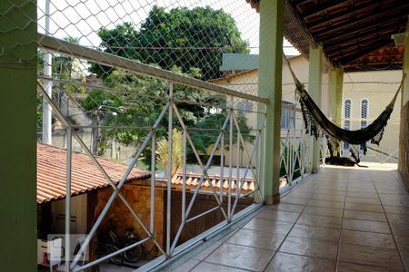 Casa à venda com 382m², 5 quartos e 1 vagaVaranda segundo andar