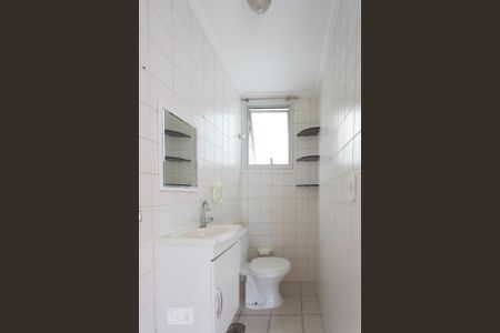 Lavabo de apartamento para alugar com 2 quartos, 70m² em Jardim Ivana, São Paulo