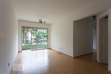 Sala de apartamento para alugar com 2 quartos, 70m² em Jardim Ivana, São Paulo