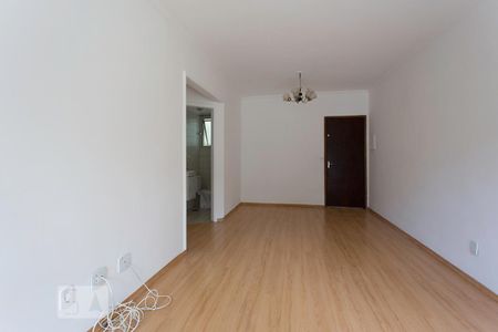Sala de apartamento para alugar com 2 quartos, 70m² em Jardim Ivana, São Paulo
