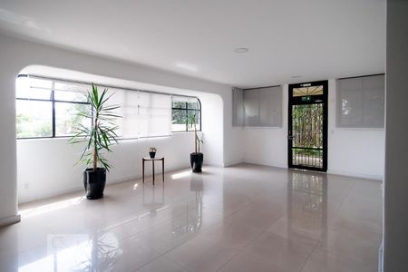 Apartamento à venda com 66m², 2 quartos e 1 vagaHall Entrada