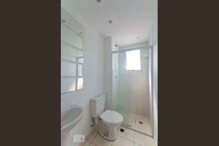 Banheiro de apartamento à venda com 2 quartos, 50m² em Parque Boturussu, São Paulo