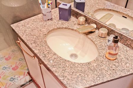 Apartamento à venda com 174m², 3 quartos e 2 vagasBanheiro da Suíte 2