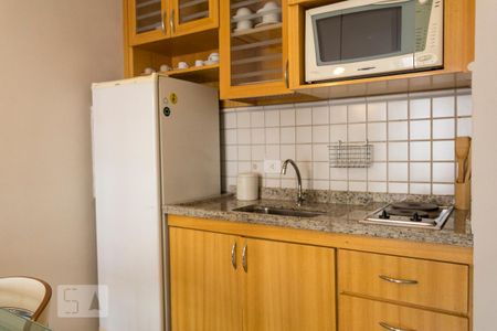 Cozinha de apartamento para alugar com 1 quarto, 47m² em Itaim Bibi, São Paulo