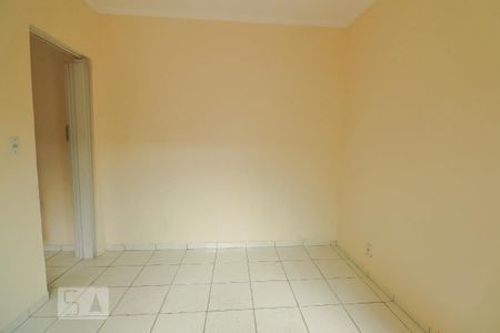 Casa para alugar com 45m², 1 quarto e 2 vagasSala
